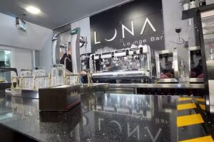 LUNA Lounge Bar.