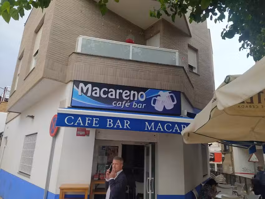 Macareno Caf&eacute; Bar