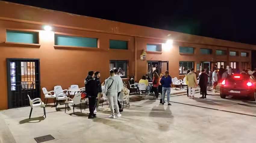 MacLaren&rsquo;s Jr Bar