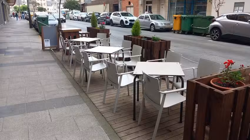 Madison Bar Caf&eacute;