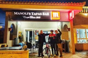 Manolis Bar