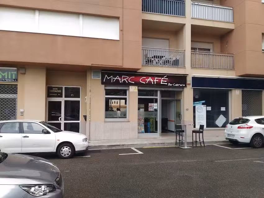 Marc Caf&eacute; Bar