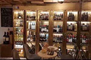 Marcelino, Vinos y Ultraporcinos