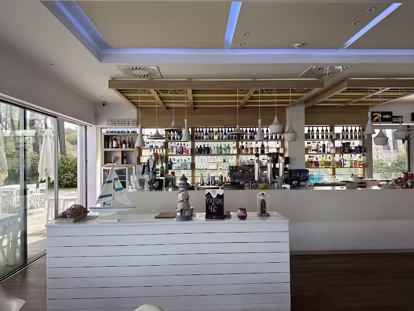 Marina C&iacute;es Beach Club