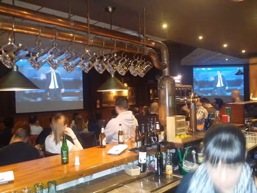 M&auml;rzen Pool Bar