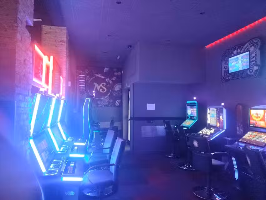 Maxim&rsquo;s Sport Bar
