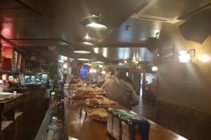 Melo&rsquo;S Tavern Antzokia