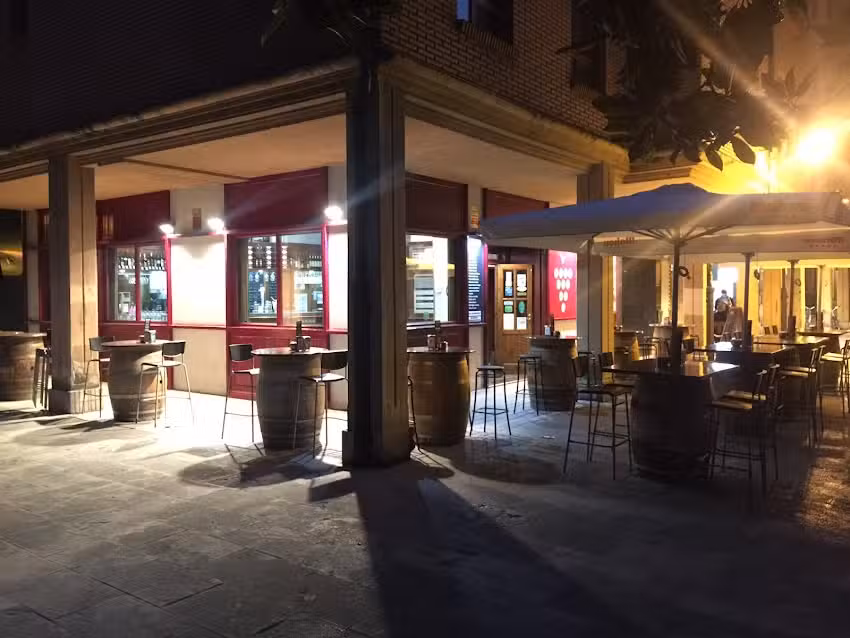 Merlot Vinos y Tapas