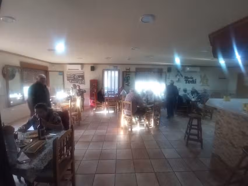 Mes&oacute;n Bar To&ntilde;i.