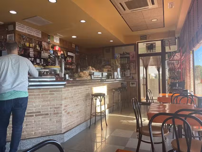 MES&Oacute;N DEL JAM&Oacute;N C&aacute;stulo.