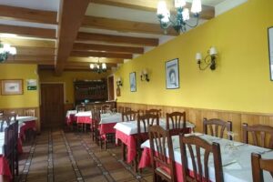 Mes&oacute;n el arco