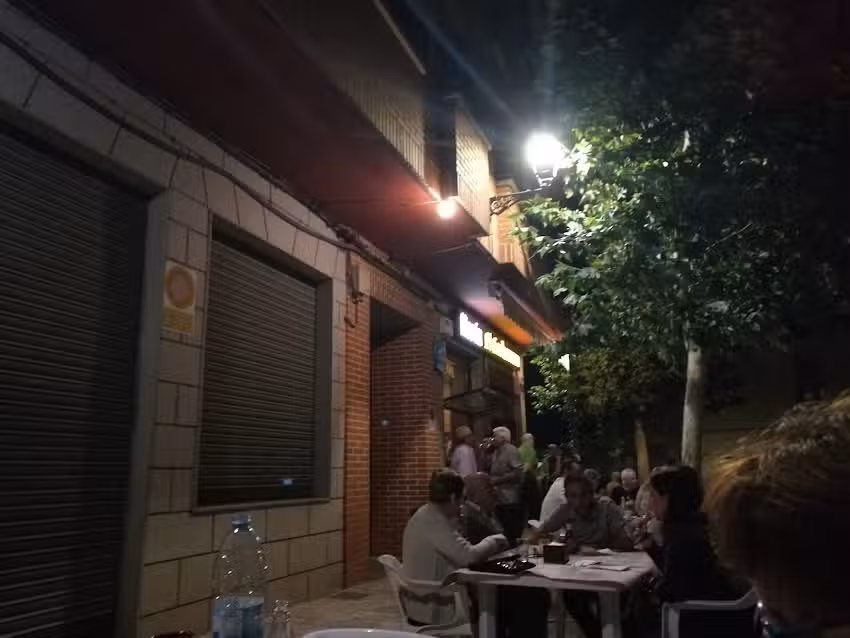 Mes&oacute;n El Cacharrero