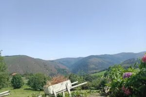 Mes&oacute;n El Cruce