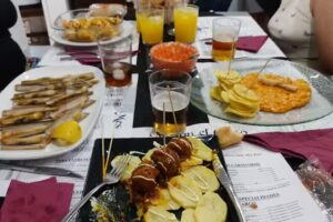 Mes&oacute;n El Gato