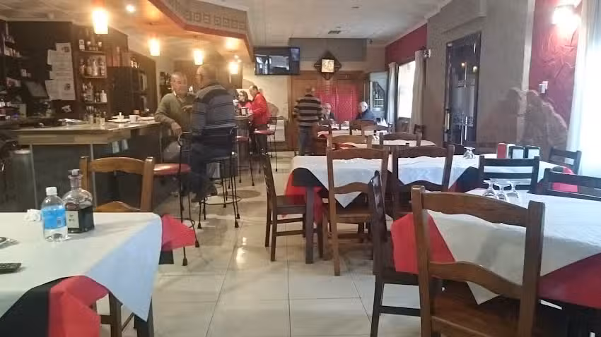 Mes&oacute;n El Olmo