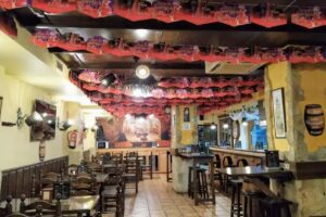 Mes&oacute;n el Tost&oacute;n (para reservas llame al 953872311 a partir del jueves)