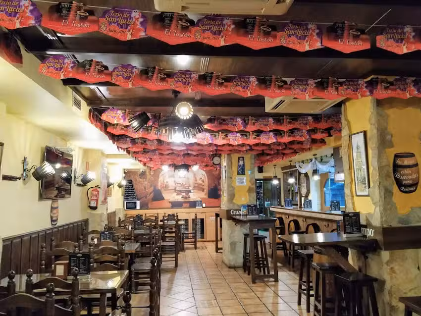 Mes&oacute;n el Tost&oacute;n (para reservas llame al 953872311 a partir del jueves)