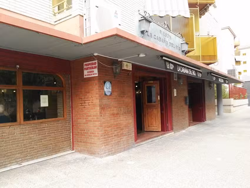 Mes&oacute;n La Caba&ntilde;a del R&iacute;o