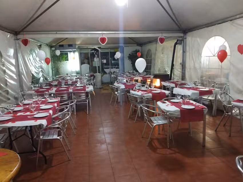 Mes&oacute;n La Posada / Especialista en Carnes y Pescados de Temporada