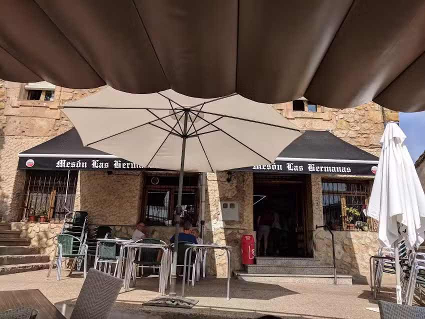 Mes&oacute;n Las Hermanas