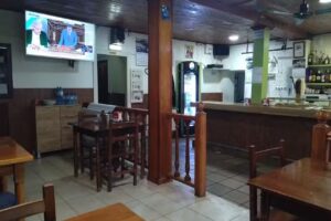 Mes&oacute;n Les Pe&ntilde;es