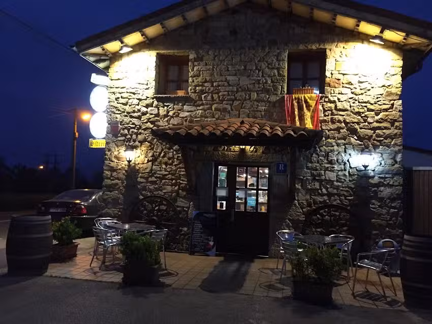 Mes&oacute;n Les Ruedes