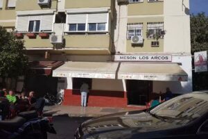 Mes&oacute;n Los Arcos