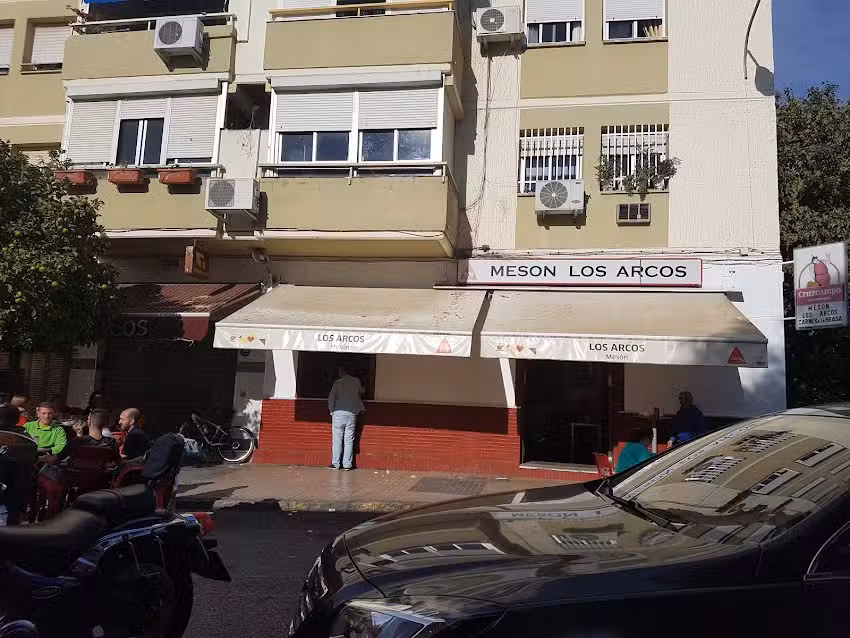 Mes&oacute;n Los Arcos