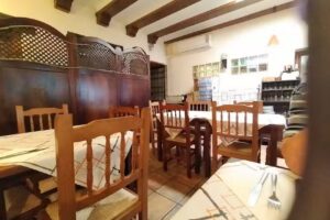 Mes&oacute;n-restaurante C`A G&uuml;ela