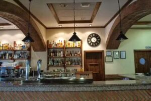 Mes&oacute;n Restaurante La Teja