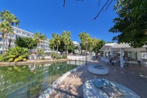 Mike’s Chill Out Bar