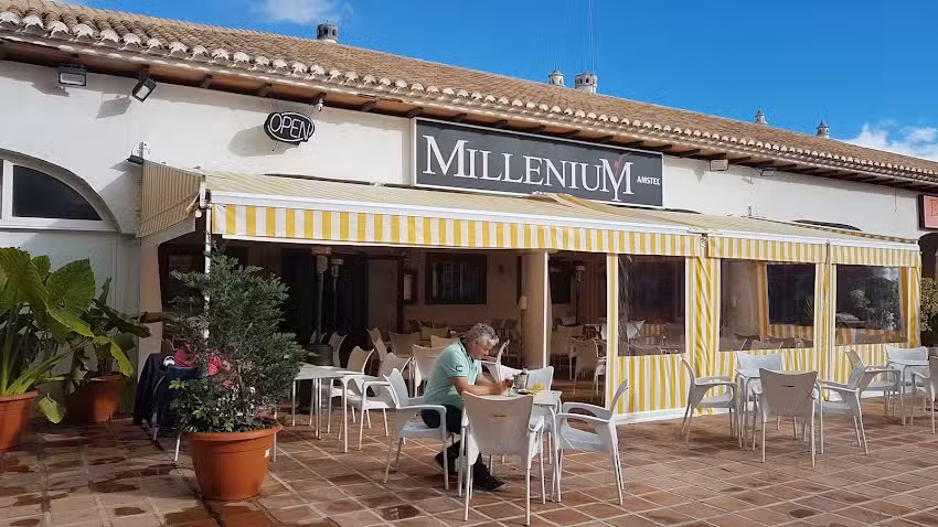 Millenium Pub Calahonda