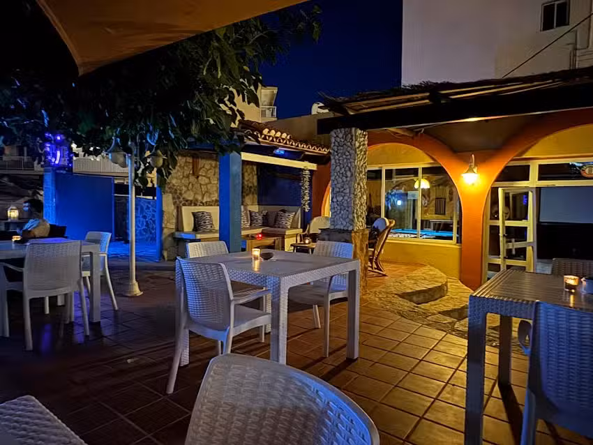 Mini Golf Cocktail- Poolbar