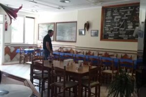 Mitja Lluna Café – Bar