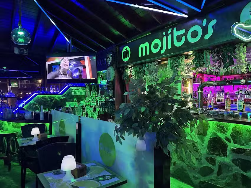 Mojito&rsquo;s lounger Bar