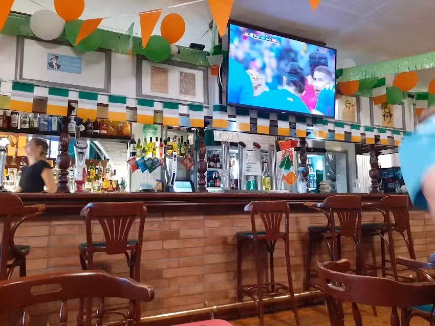 Mollys Irish Bar