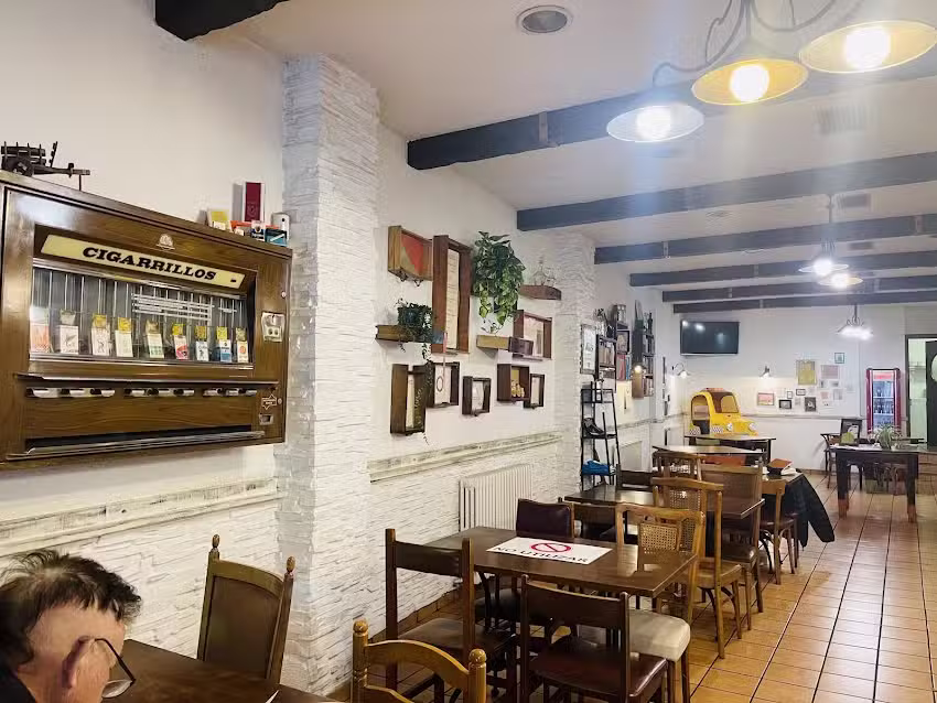 MON &ndash; Come y Sue&ntilde;a