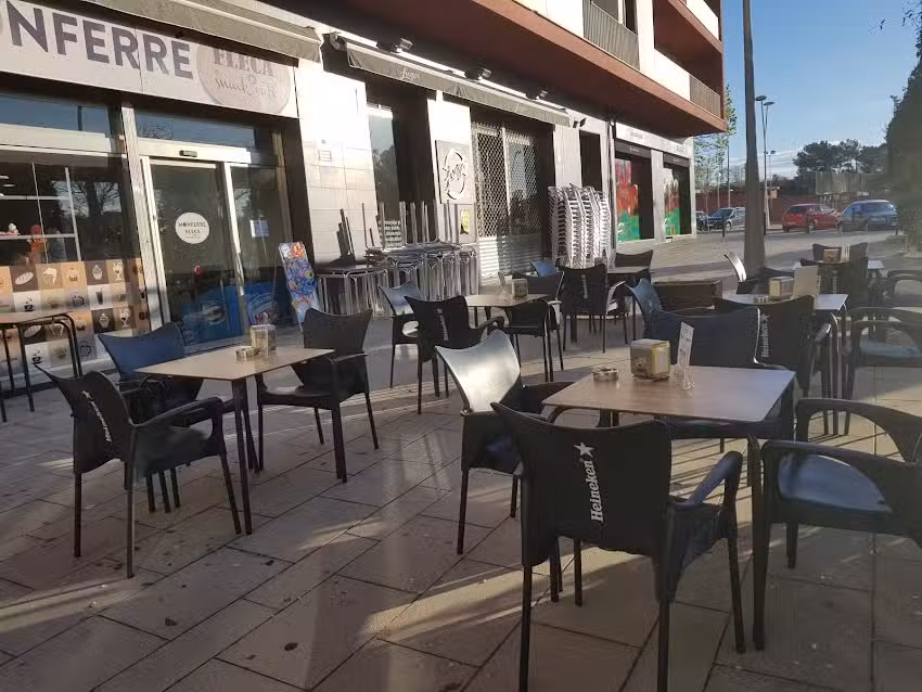 Monferr&eacute; Fleca & snack caf&egrave;