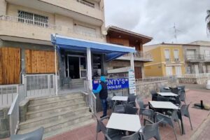 Monty&rsquo;s Caf&eacute; Bar Restaurant