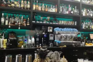 Moon 93 &laquo;Caf&eacute; & Cocktail Bar&raquo;