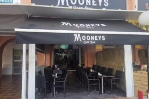 Mooney&rsquo;s Cafe Bar