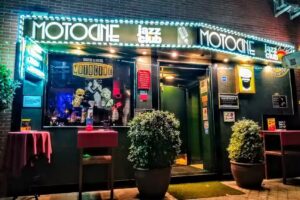 MotoCine Bar