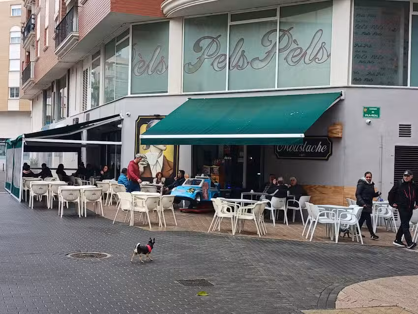 Moustache Caf&eacute;