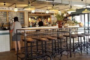 Mr Robinson Cocktails & Food