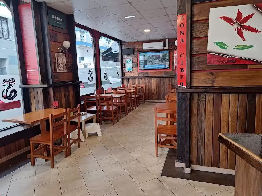 N&eacute;mesis Caf&eacute;