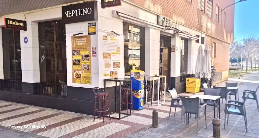 Neptuno Cafe &ndash; Bar