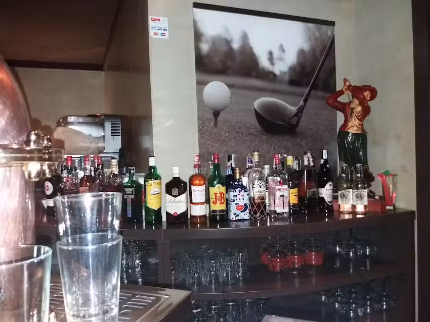 New Golf Caf&eacute;