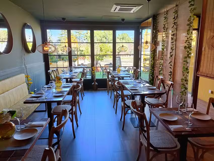 New Palermo Bar & Restaurant