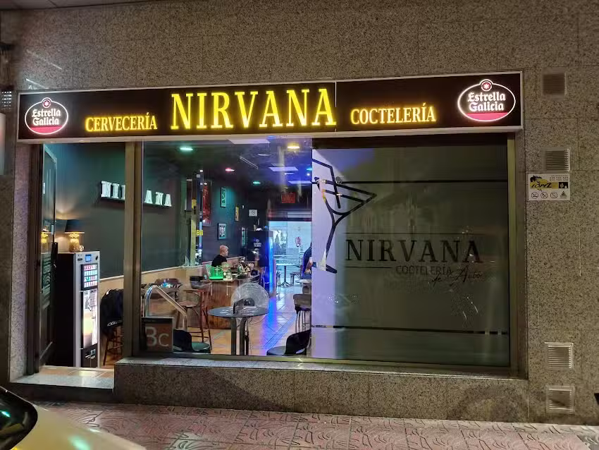 Nirvana cervecer&iacute;a y cocteleria
