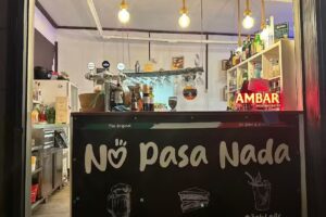 No pasa nada cocktail bar